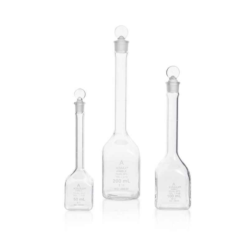 MATRAZ VOLUMETRICO "A", FORMA CUADRADA, TAPON VIDRIO 2000 ML.