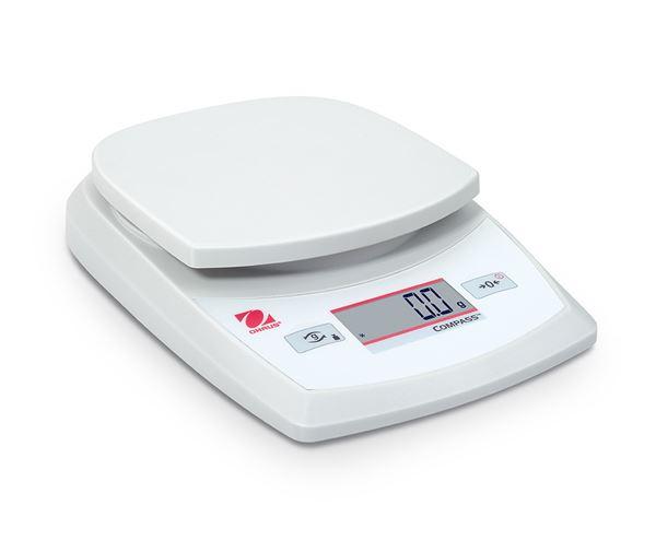 BALANZA PORTATIL "COMPASS CR" CON PILA RECARGABLE, DE 620 GRS. X 0.1 GR. CON PLATO DE 132 X 125 MM. CAL. EXTERNA, PLATO PLASTICO